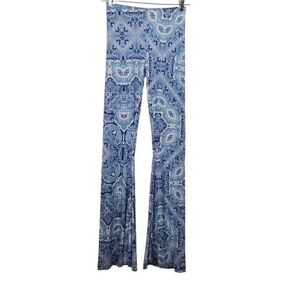 Show Me Your Mumu Bam Bam Blue White Paisley Bell Bottom Flare Leg Pants L - Picture 1 of 5
